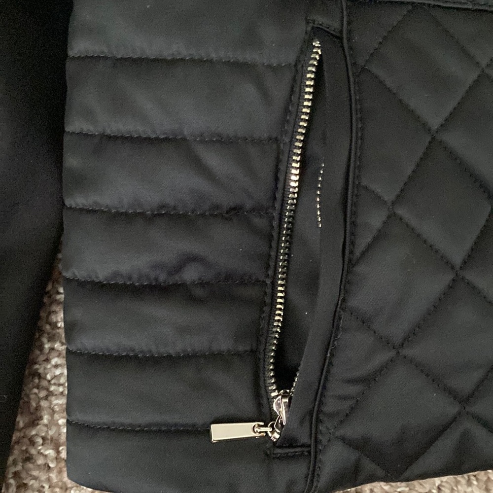 Classic, Cosy Black Puffer Jacket by White House Black Market w/ Faux Fur Collar - Picture 4 of 11